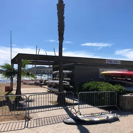 Agay Bay Front Apartamento *