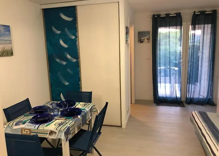 Agay Bay Front Apartmán *