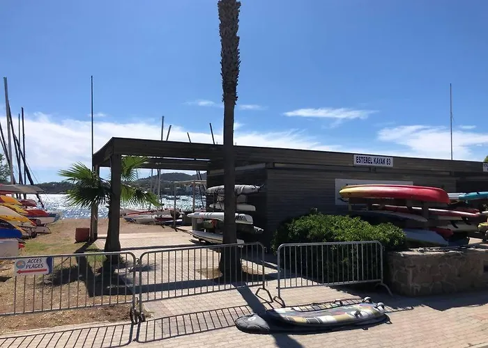 Agay Bay Front Apartamento *